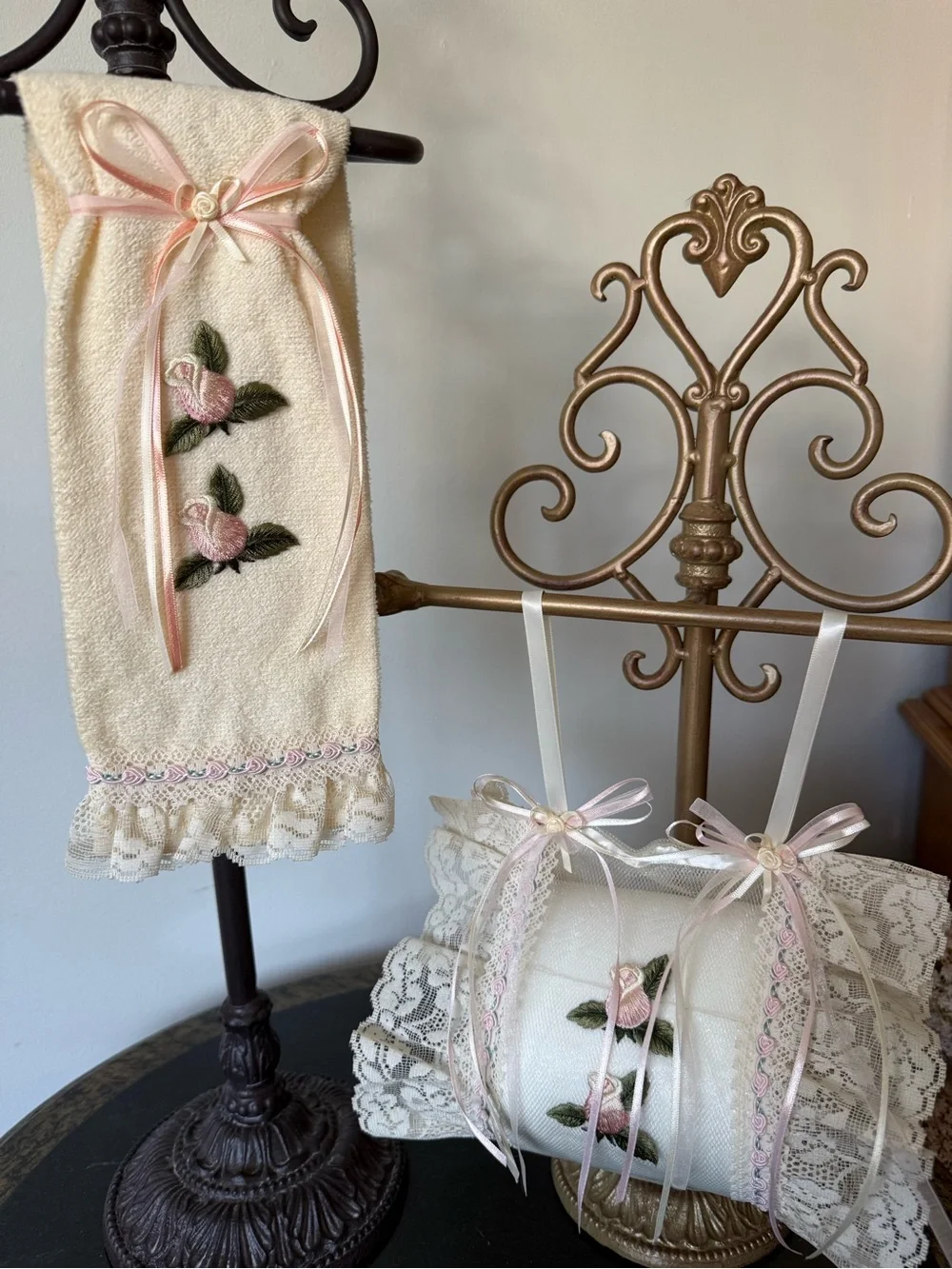 🌹Hand Crafted Ivory and Pink Floral Hand Towel and Spare Toilet Paper Holder 🌹